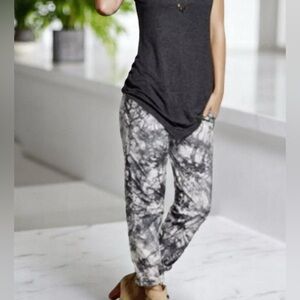 Cabi 5075 Jogger Pants Women's Small Gray Tie Dye Pull on Elastic Waist EUC